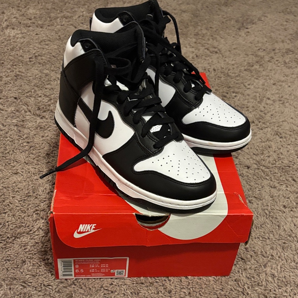 Nike Dunk High Women's Black and White High-Top Sneakers